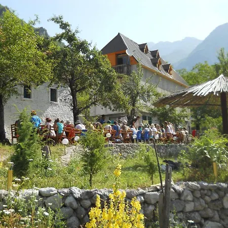 Guesthouse Bjeshka Pensjonat Nderlysaj